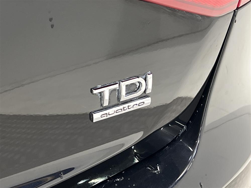Audi A4 2.0 TDI quattro 177hk S Line 0.55l/milinteriör
