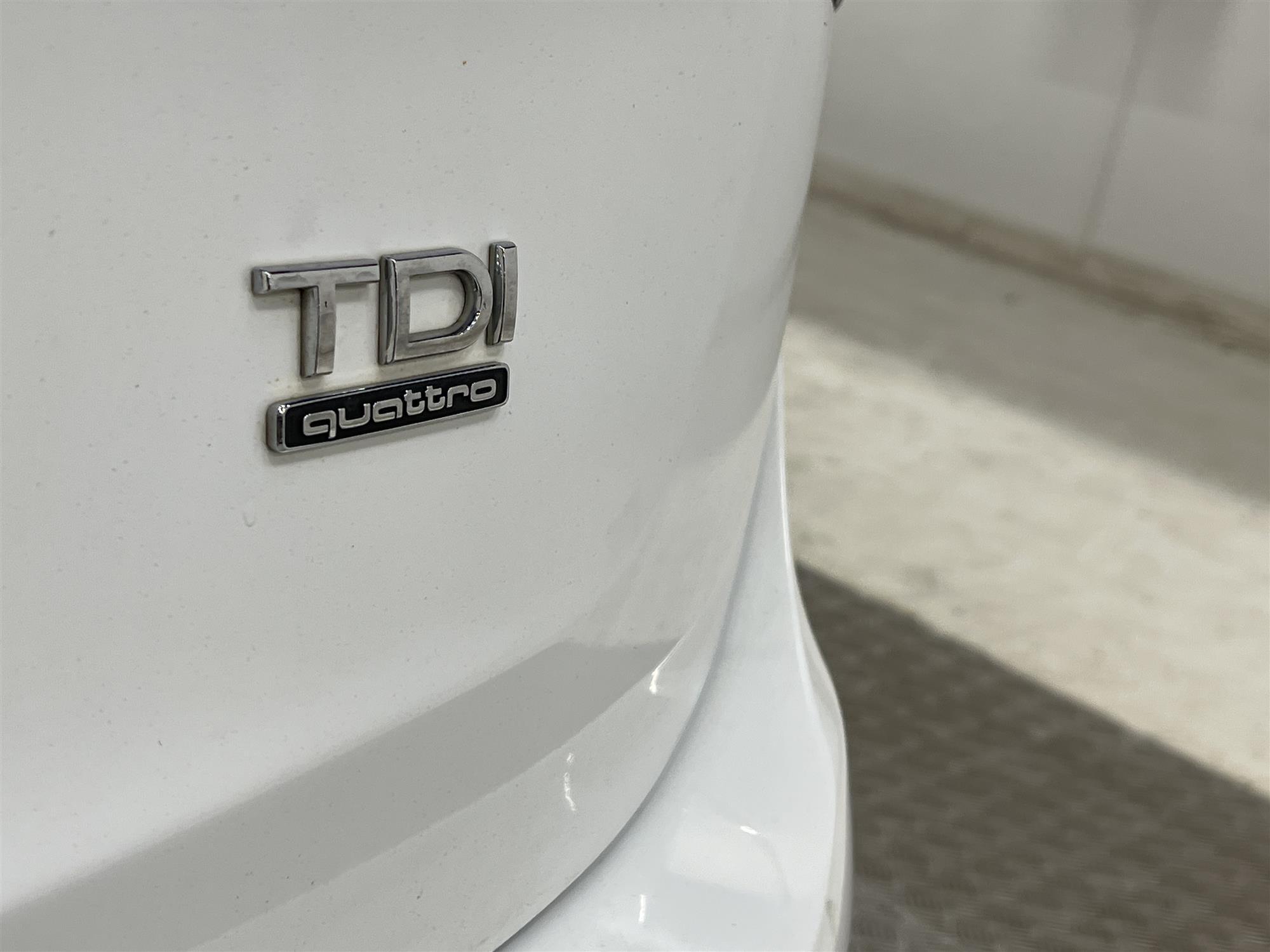 Audi Q5 2.0 TDI Quattro 177hk S-Line Navi Välservadinteriör