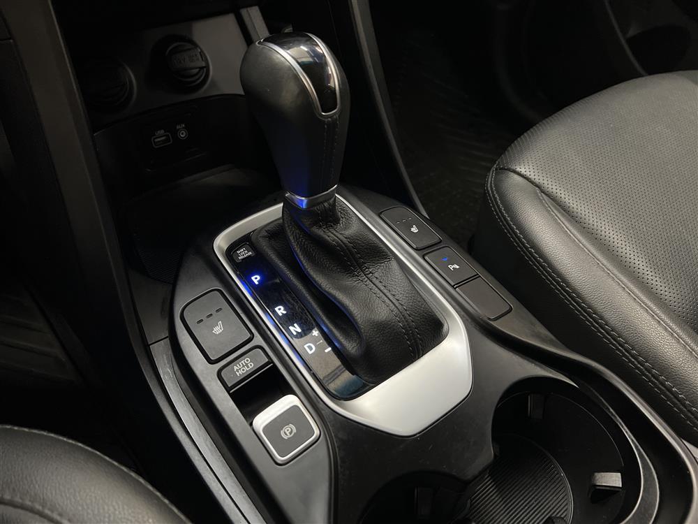 Hyundai Santa Fé 200hk 4WD M-värm Skinn GPS Infinity 7 sits 