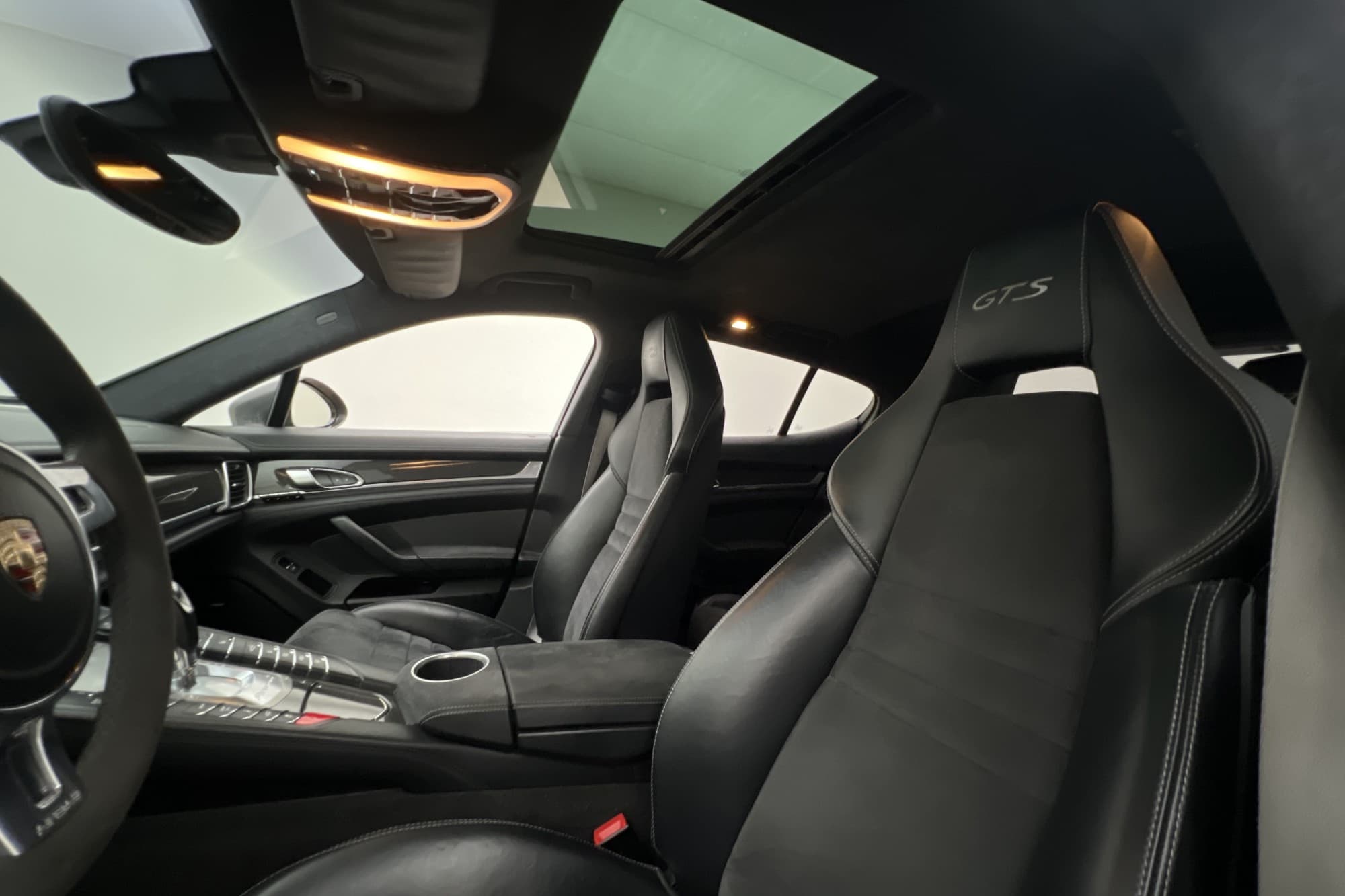 Porsche Panamera GTS PASM Sport Chrono BOSE 18-Vägs Kolfiber