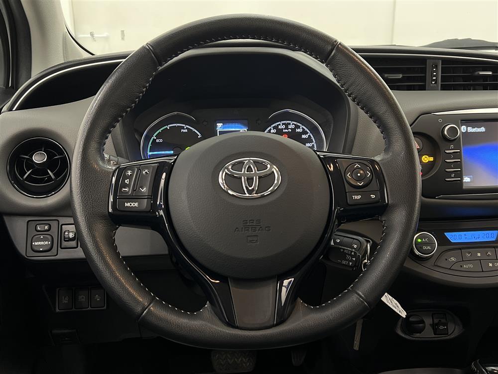 Toyota Yaris 1.5 Hybrid 101hk Backkamera Låg Skatt 0,33L/mil