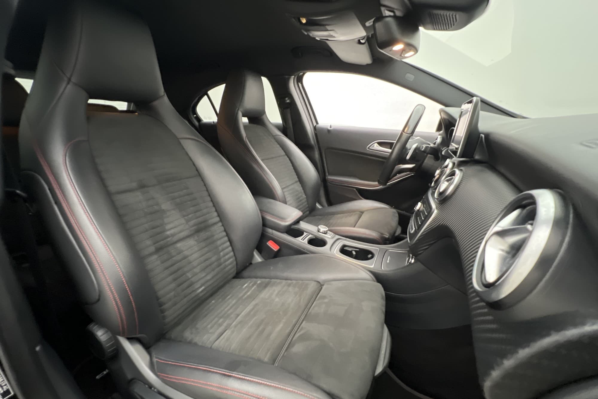 Mercedes-Benz A 180 AMG Kamera Skinn/Alcantara GPS Låg-Skatt