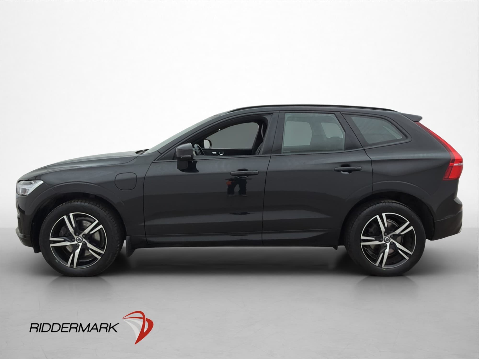 Volvo XC60 Recharge T8 AWD R-Design Pano H/K Värm Läder Drag