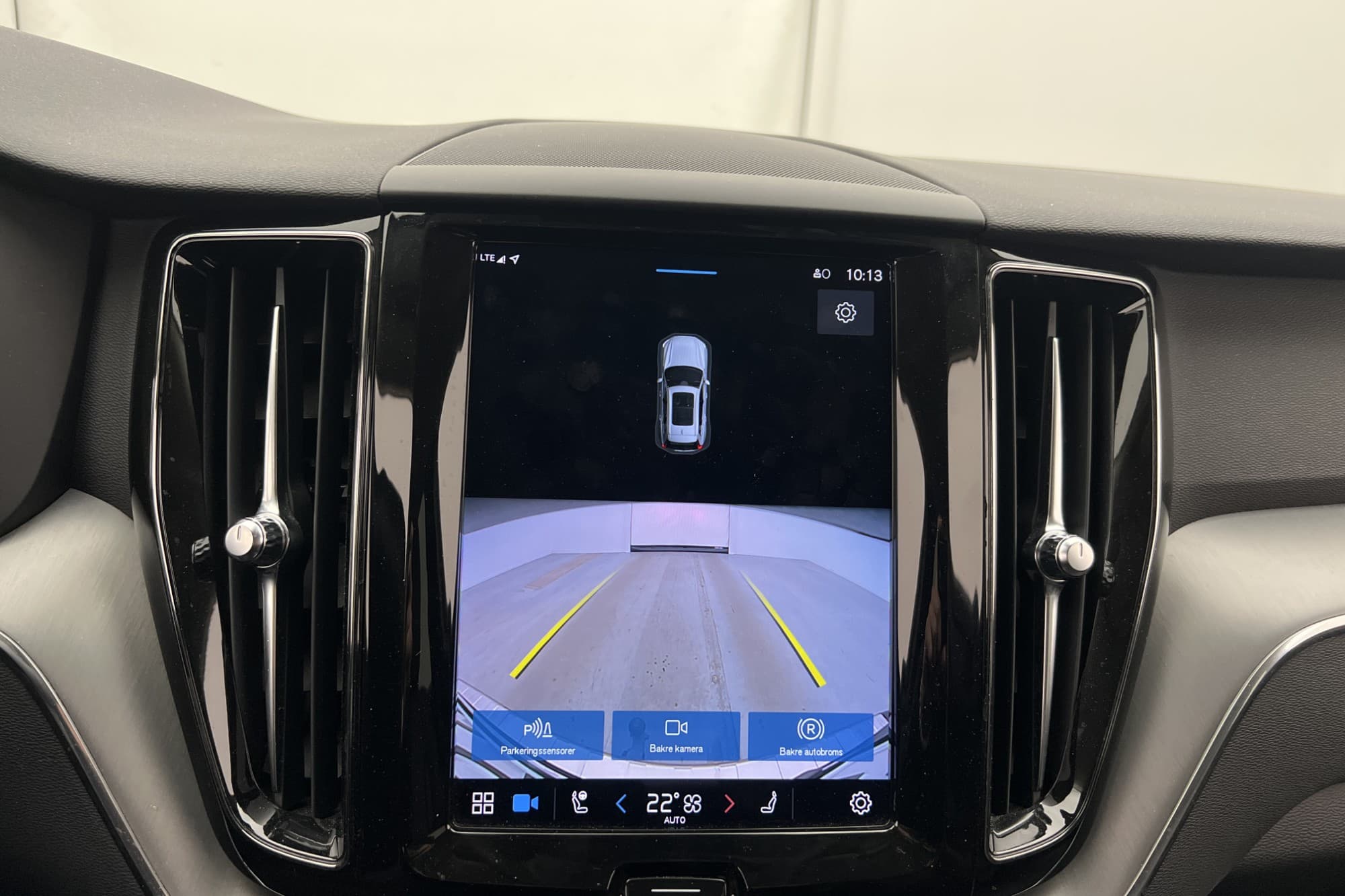 Volvo XC60 B4 197hk Momentum VOC Värmare Skinn Drag CarPlay