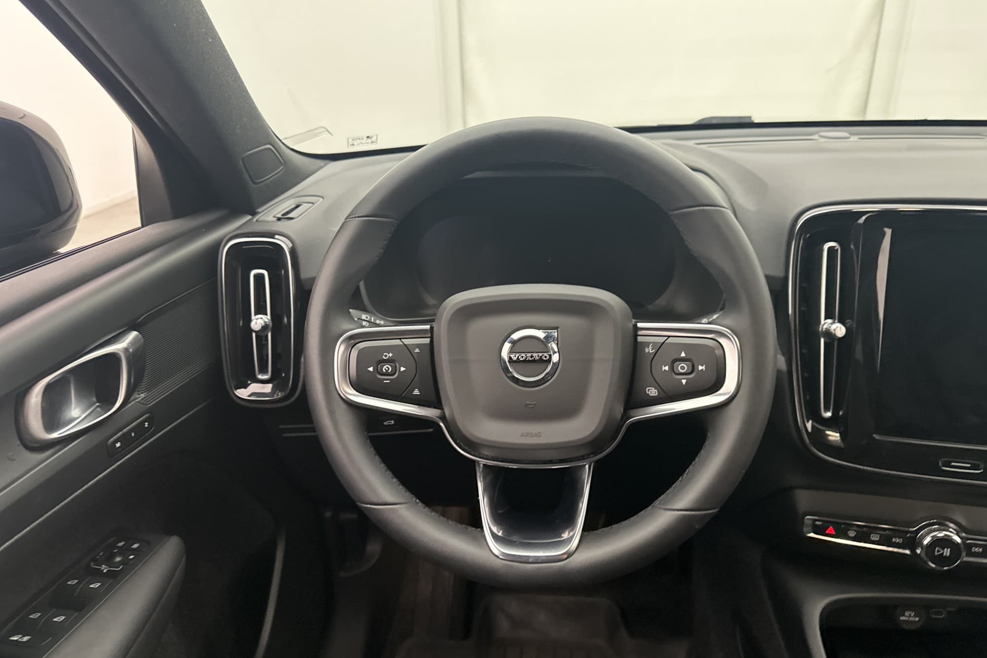 Volvo XC40 Recharge Single Motor Plus Värmare Kamera MOMS