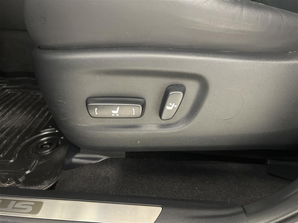 Lexus NX 300h AWD 197hk Navi B-kam P-sensor Välservad MOMSinteriör