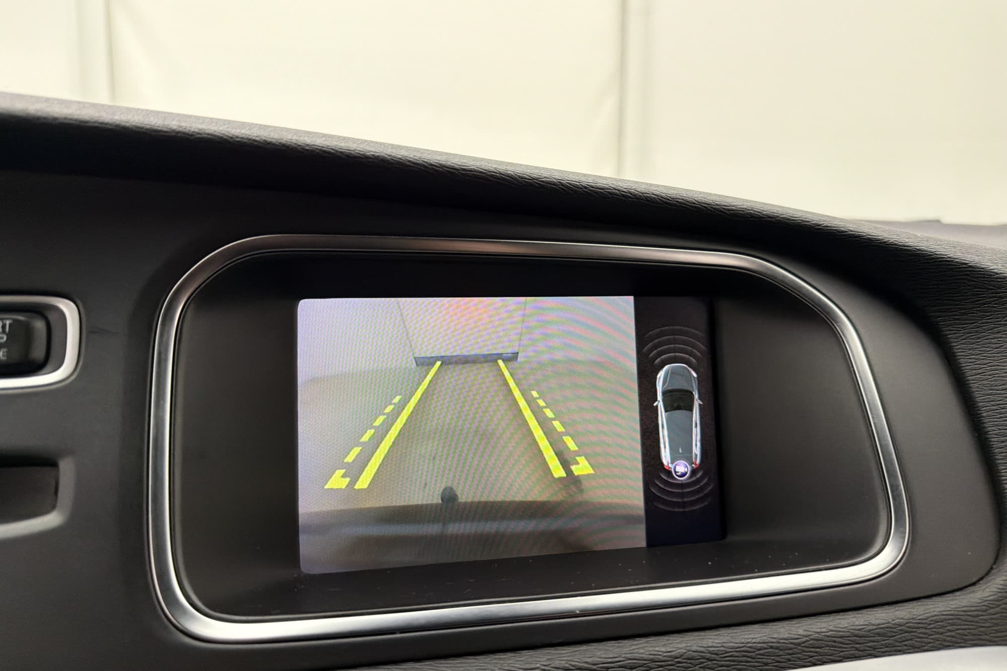 Volvo V40 D3 R-Design VOC Värmare Drag Elstol Kamera BLIS