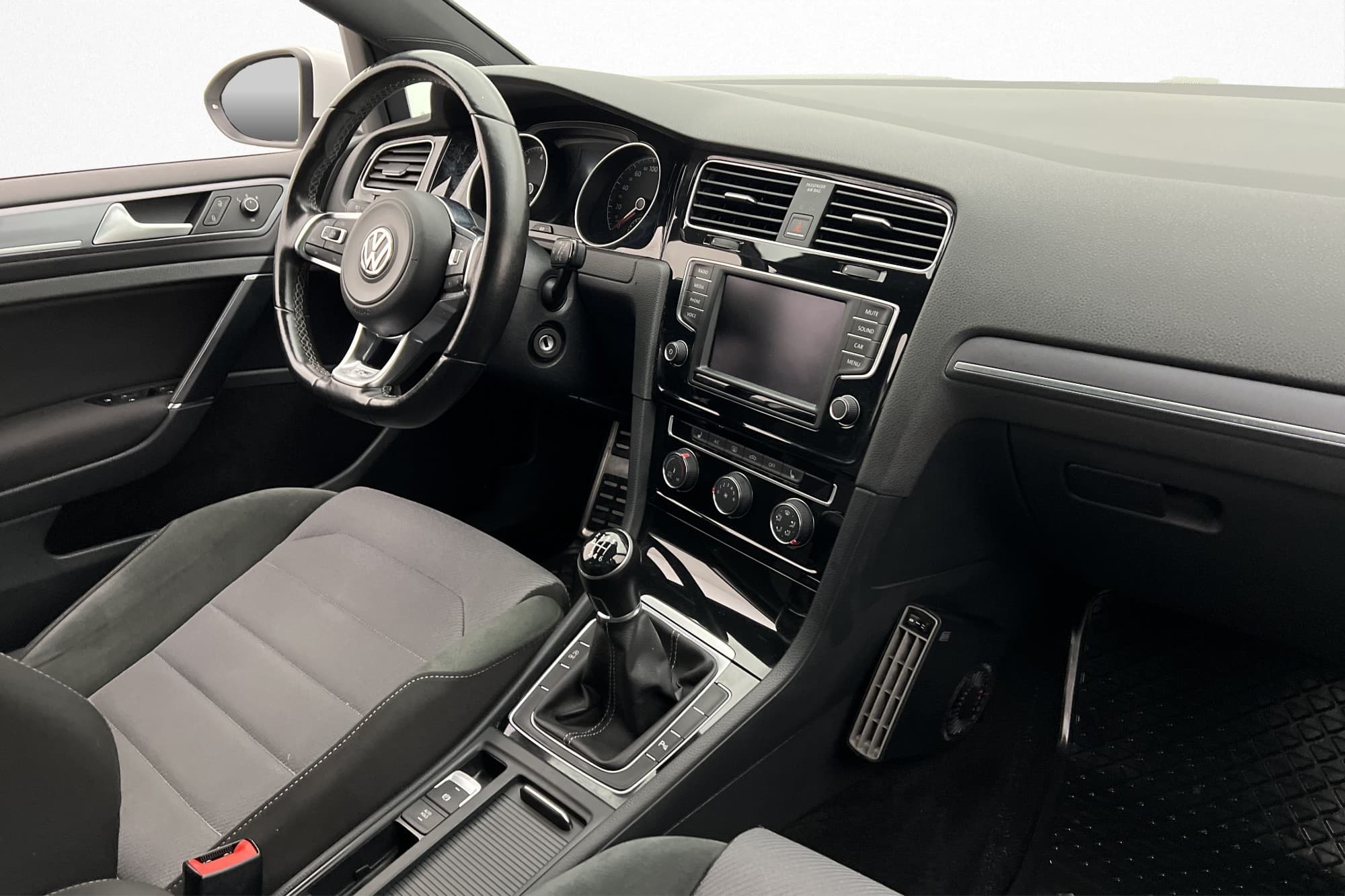 Volkswagen Golf 1.4 TSI 150hk R-Line Motorvärmare Carplay