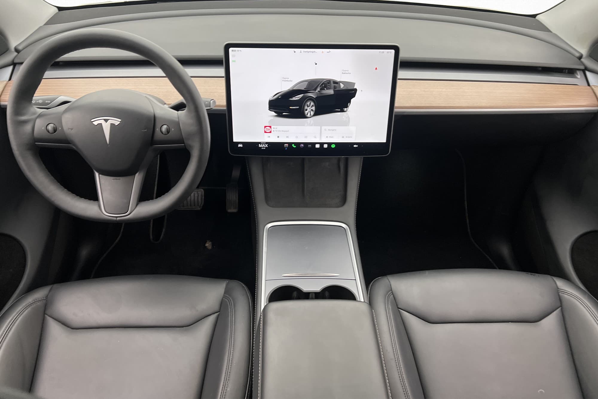 Tesla Model Y Long Range AWD Dragkrok Autopilot Panorama