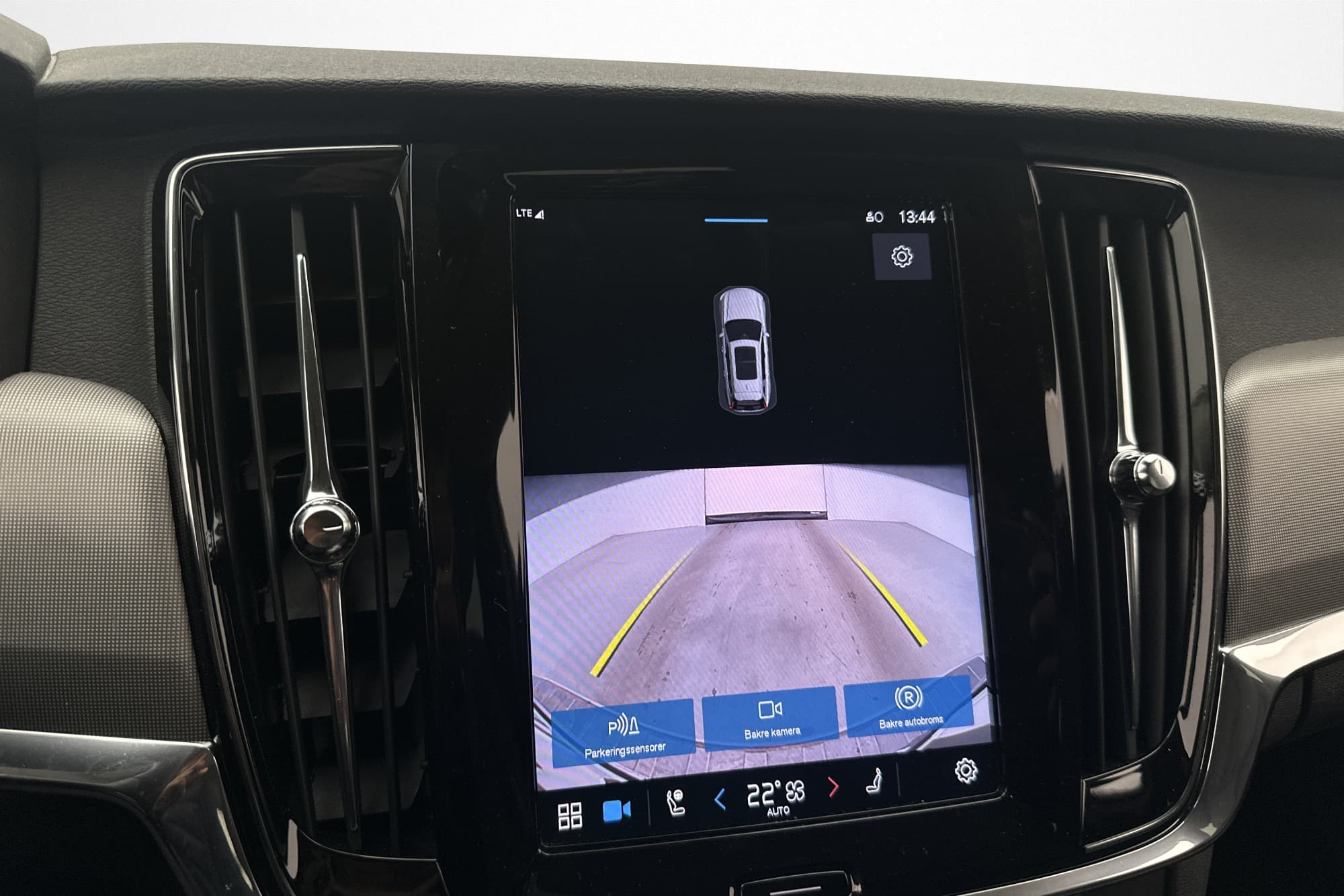 Volvo V90 Cross Country B4 AWD Core Värm Kamera VOC CarPlay