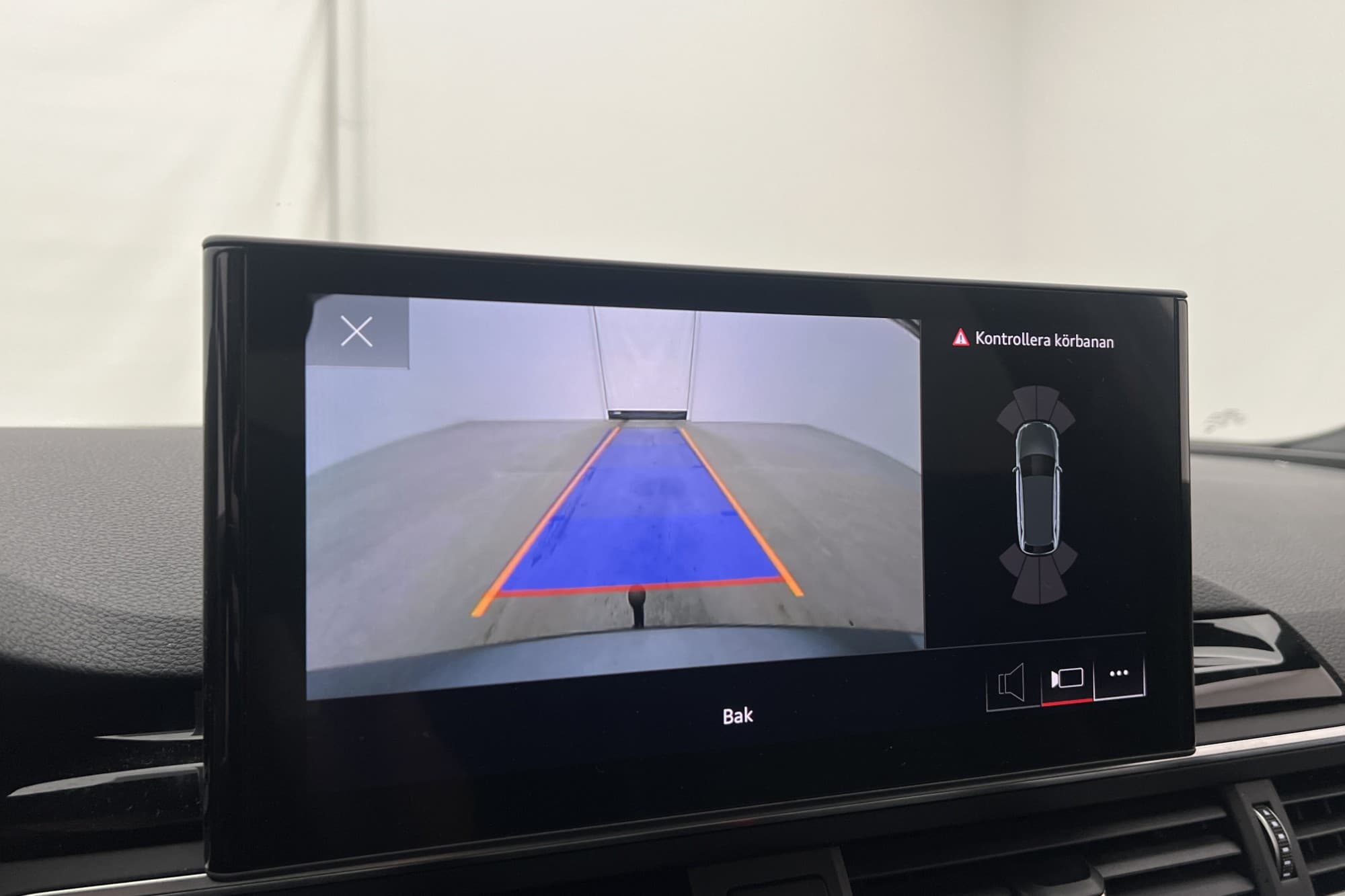 Audi A4 40 TFSI quattro S Line Matrix Cockpit Värmare Drag